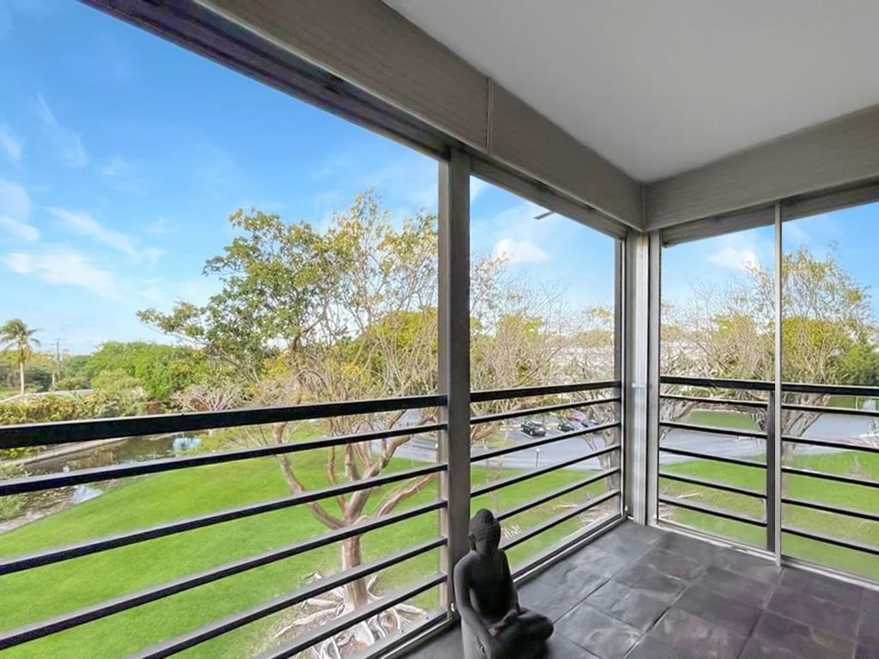 Unit for sale at 121 Royal Park Drive, Oakland Park, FL 33309