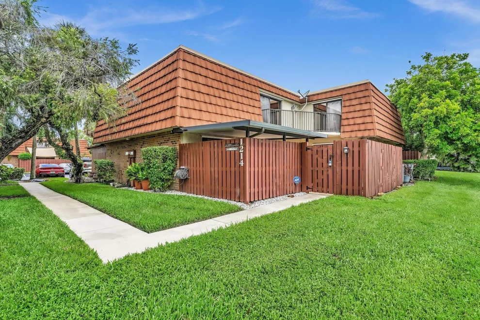 Unit for sale at 1214 SW 120TH Way, Davie, FL 33325