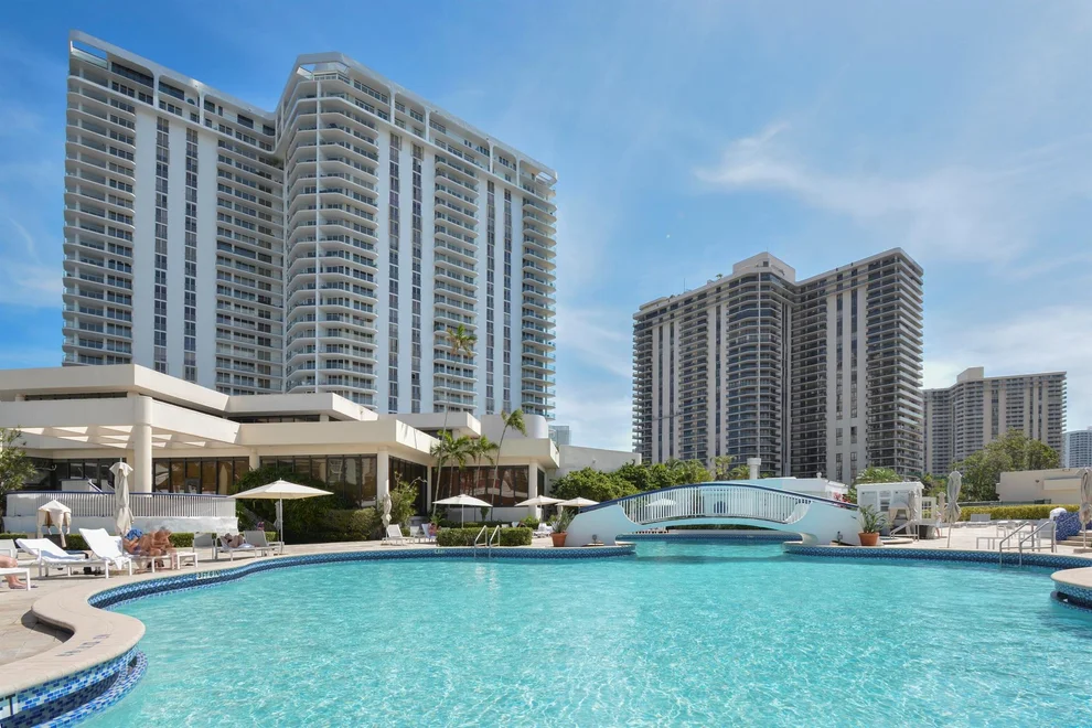 Unit for sale at 19707 Turnberry Way, Aventura, FL 33180