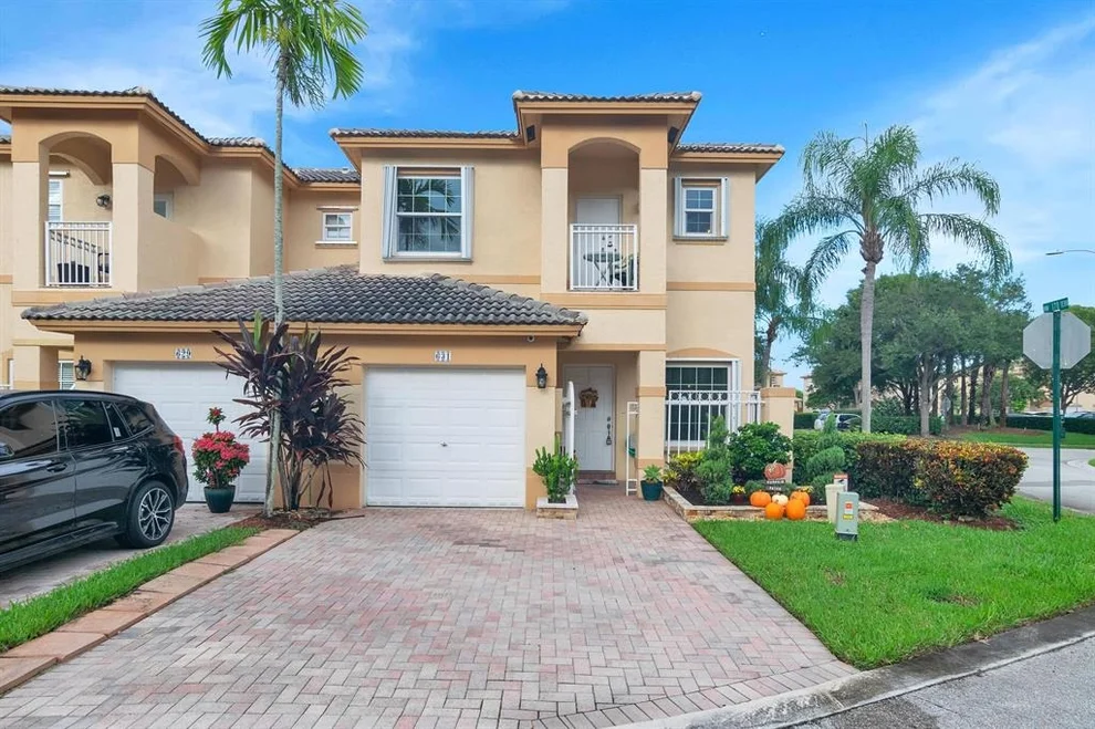 Unit for sale at 631 NW 170th Terrace, Pembroke Pines, FL 33028