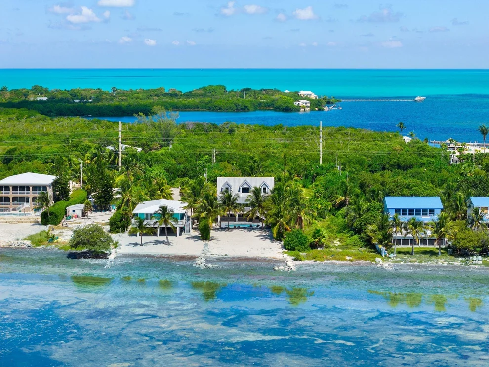 Unit for sale at 58618 Overseas Highway, Marathon, FL 33050