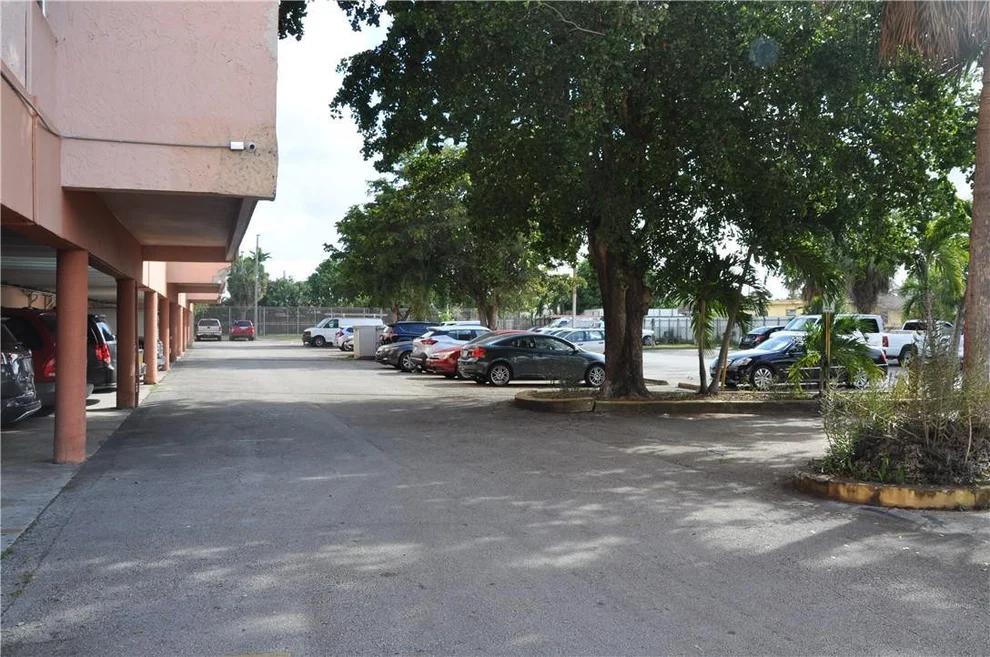 Unit for sale at 1900 W 68th Street, Hialeah, FL 33014