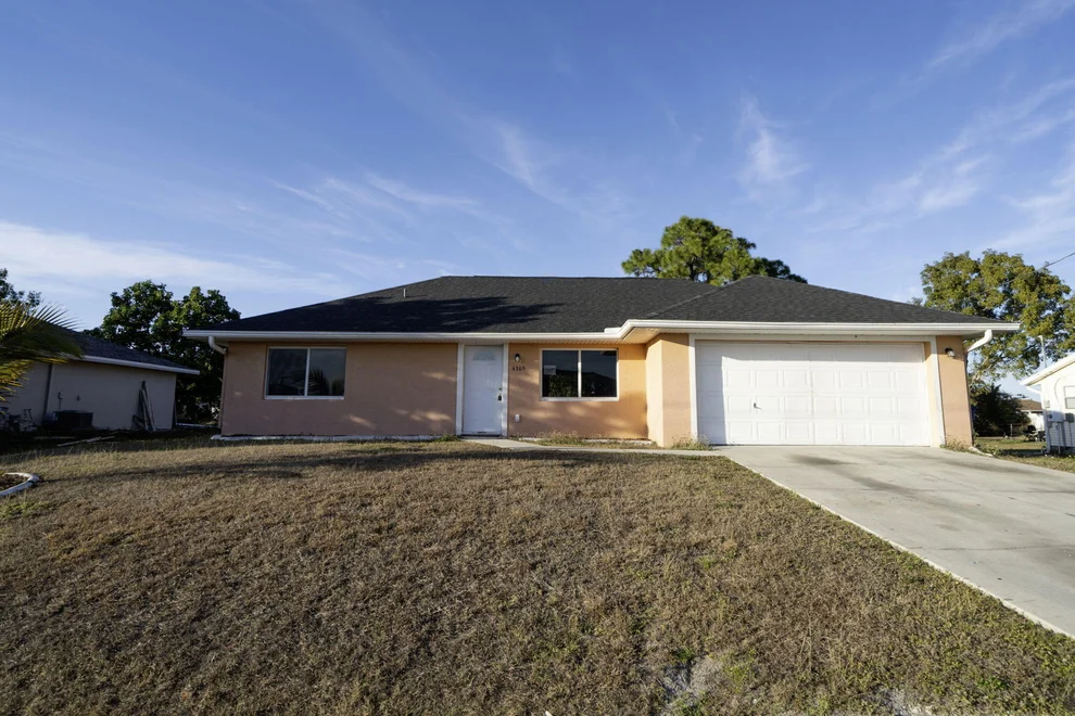 Unit for sale at 4306 11th Street SW, Lehigh Acres, FL 33976