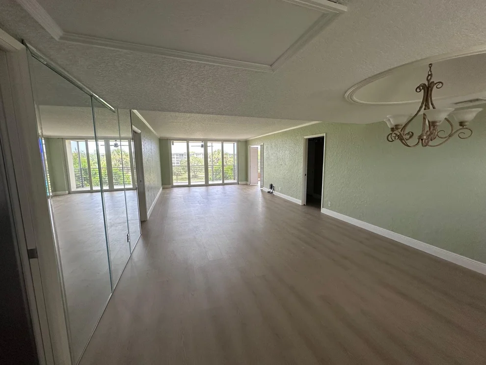 Unit for sale at 3850 Oaks Clubhouse Drive, Pompano Beach, FL 33069