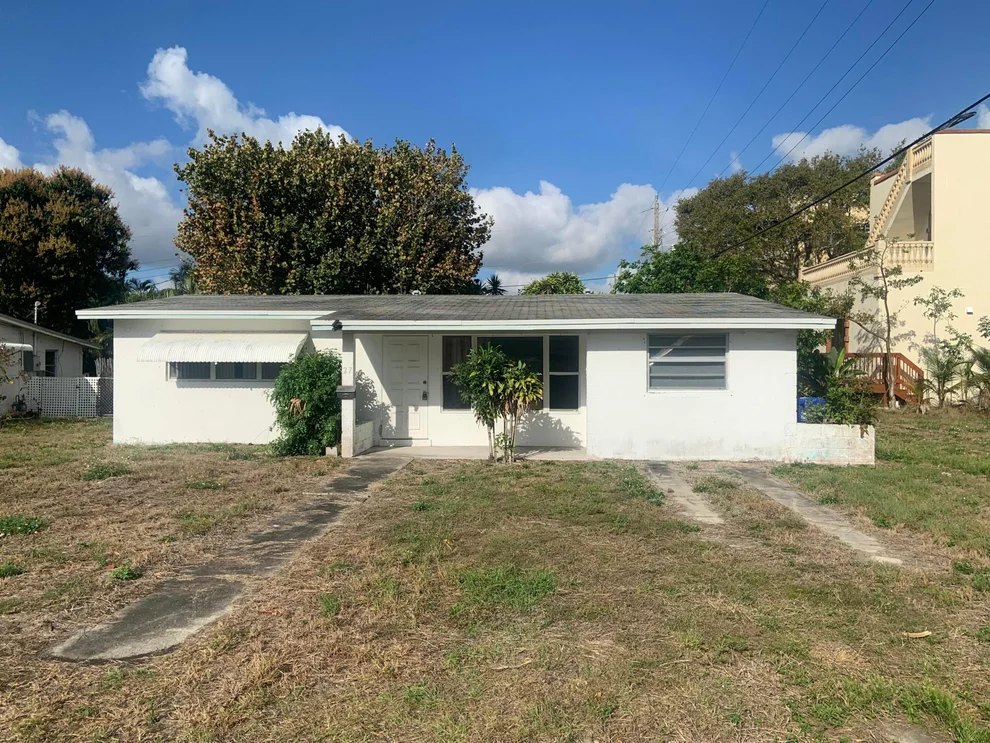 Unit for sale at 27 NE 17th Avenue, Pompano Beach, FL 33060