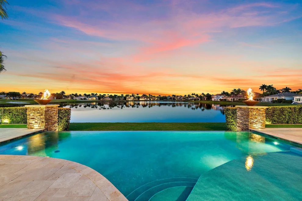 Unit for sale at 636 Hermitage Circle, Palm Beach Gardens, FL 33410