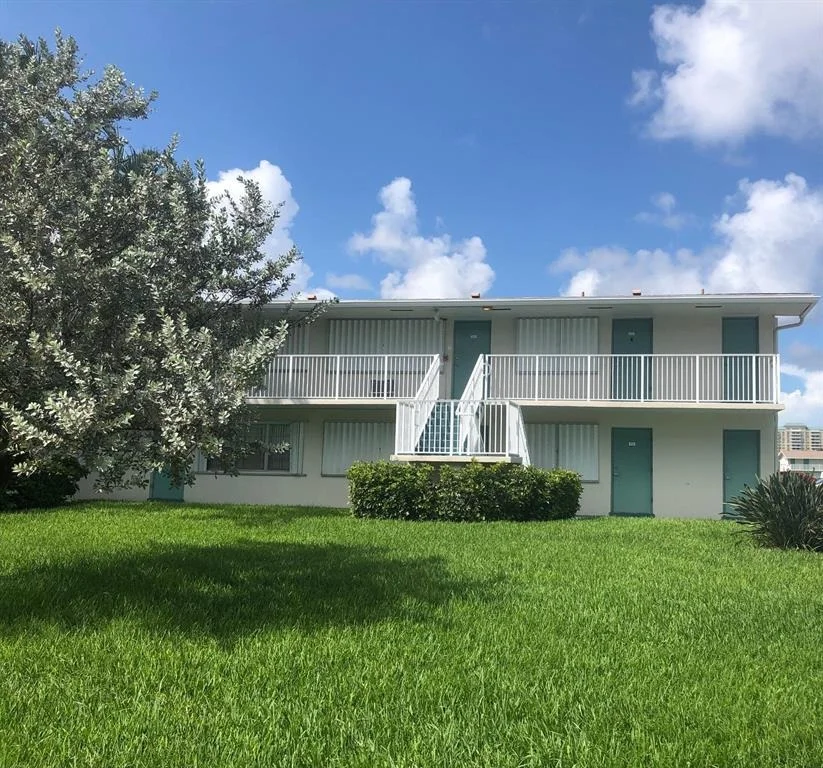 Unit for sale at 880 W Horizons W, Boynton Beach, FL 33435