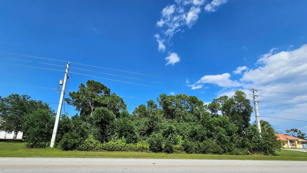 Unit for sale at 224 SW Paar Drive, Port St Lucie, FL 34953