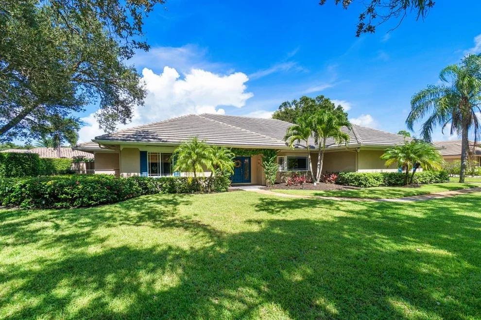 Unit for sale at 18457 SE Heritage Oaks Lane, Tequesta, FL 33469