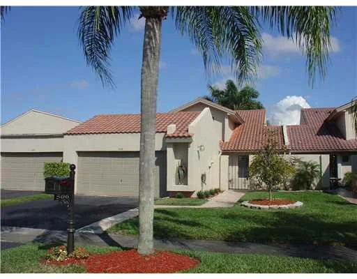 Unit for sale at 506 Village Lake Drive, Weston, FL 33326