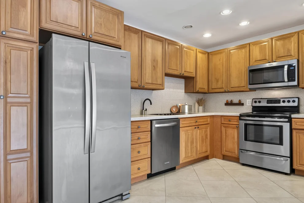 Unit for sale at 13 Jacaranda Drive, Plantation, FL 33324