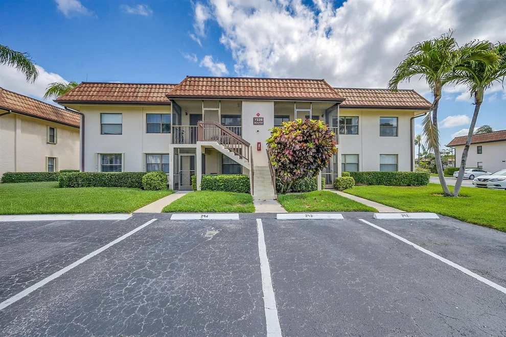 Unit for sale at 7226 Golf Colony 201 Court, Lake Worth, FL 33467