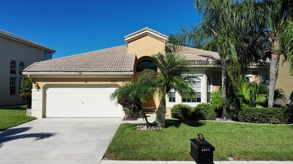Unit for sale at 7571 Greenville Circle, Lake Worth, FL 33467