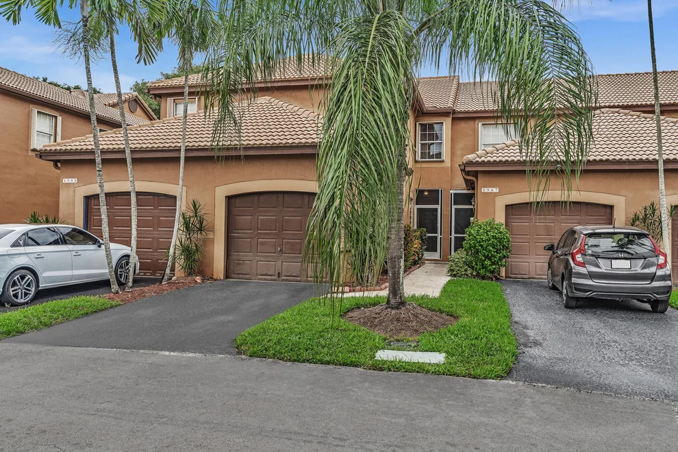 Unit for sale at 1561 Barcelona Way, Weston, FL 33327