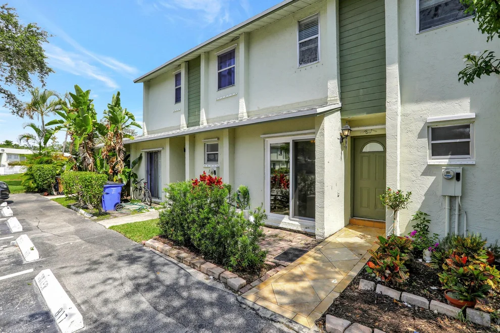 Unit for sale at 817 Crystal Lake Drive, Pompano Beach, FL 33064