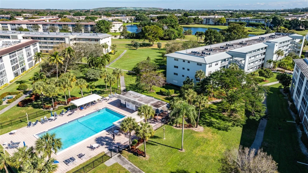Unit for sale at 2803 Victoria Way, Coconut Creek, FL 33066