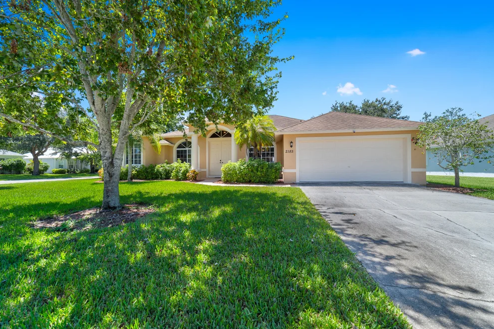 Unit for sale at 2185 3rd Lane SW, Vero Beach, FL 32962