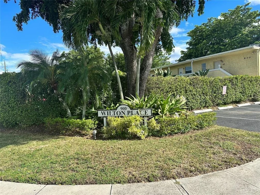 Unit for sale at 900 NE 26th Street, Wilton Manors, FL 33305