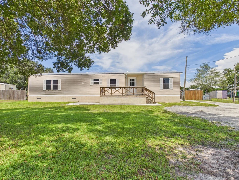 Unit for sale at 8615 SE 57th Drive, Okeechobee, FL 34974