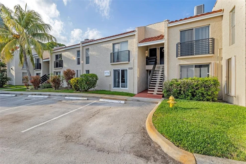 Unit for sale at 5304 NE 6th Avenue, Oakland Park, FL 33334