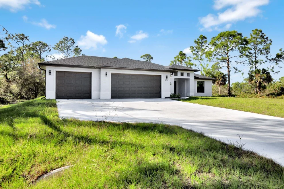Unit for sale at 1213 Magnolia Avenue, Lehigh Acres, FL 33972