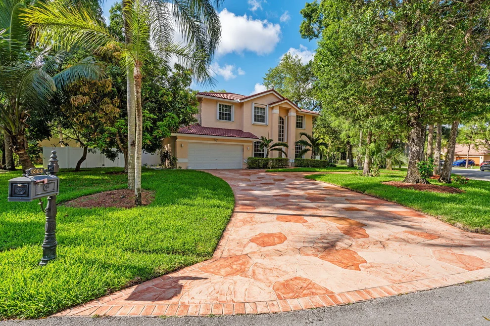 Unit for sale at 5304 NW 66th Avenue, Lauderhill, FL 33319