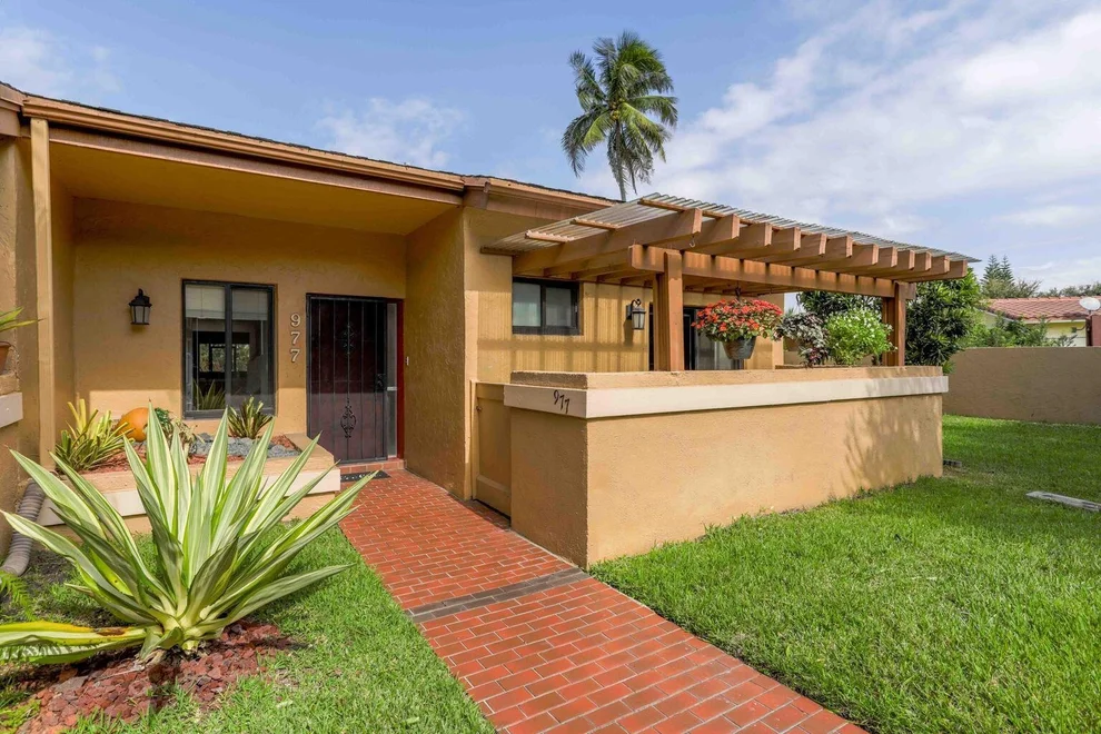 Unit for sale at 977 NW 79th Terrace, Plantation, FL 33324