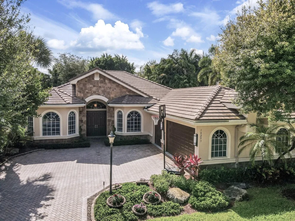 Unit for sale at 10293 Trianon Place, Wellington, FL 33449