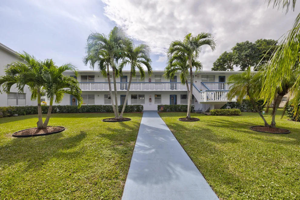Unit for sale at 168 Markham H, Deerfield Beach, FL 33442