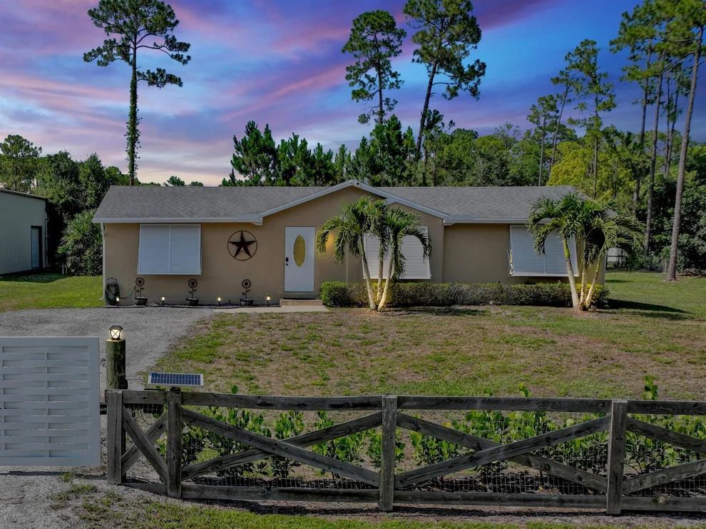 Unit for sale at 15437 76th Road N, The Acreage, FL 33470
