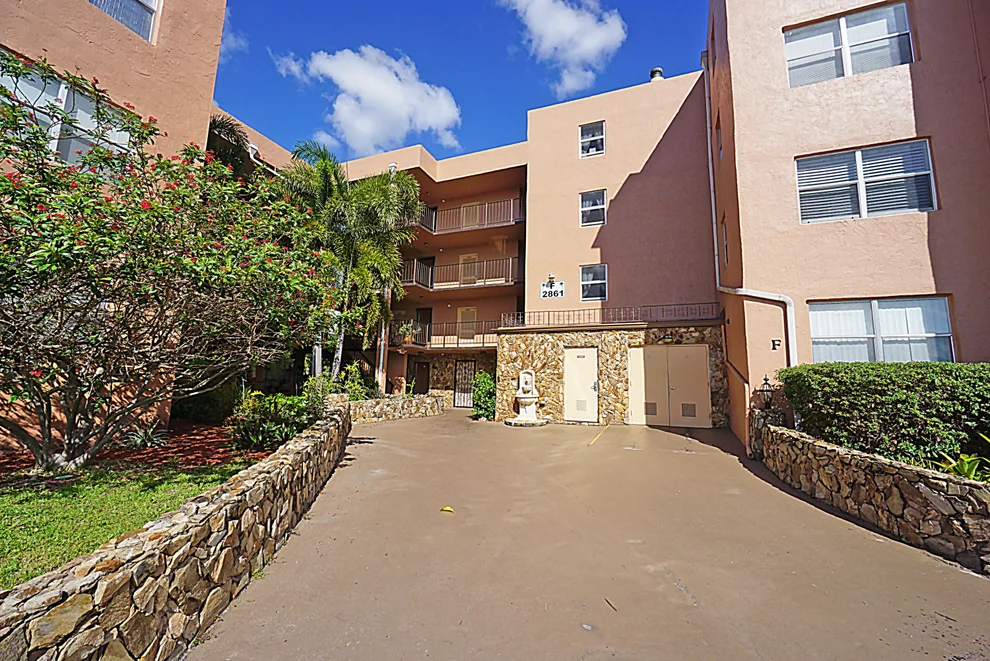 Unit for sale at 2861 Somerset Drive, Lauderdale Lakes, FL 33311