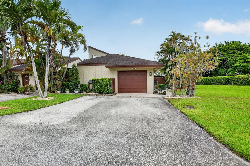 Unit for sale at 22718 Vistawood Way, Boca Raton, FL 33428