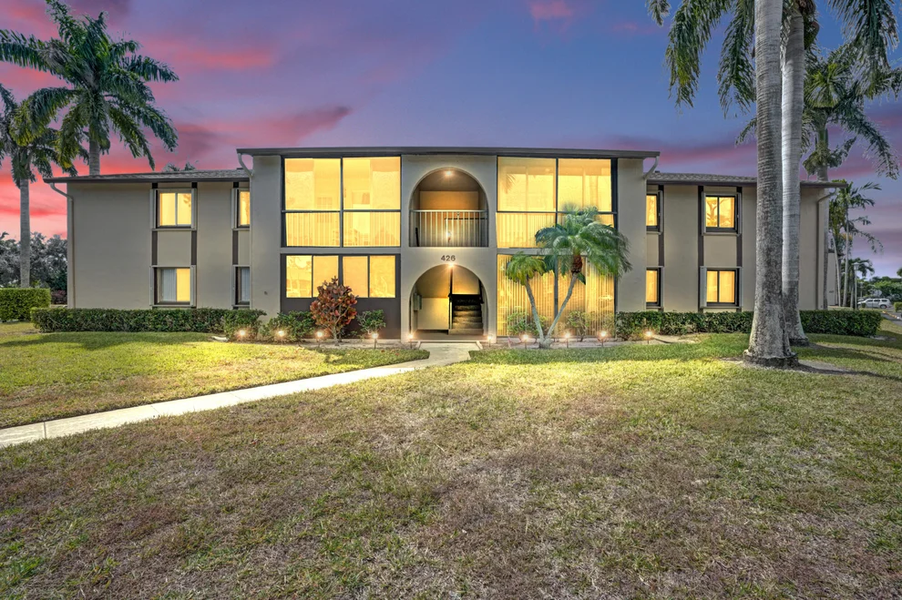 Unit for sale at 426 Pine Glen Lane, Greenacres, FL 33463