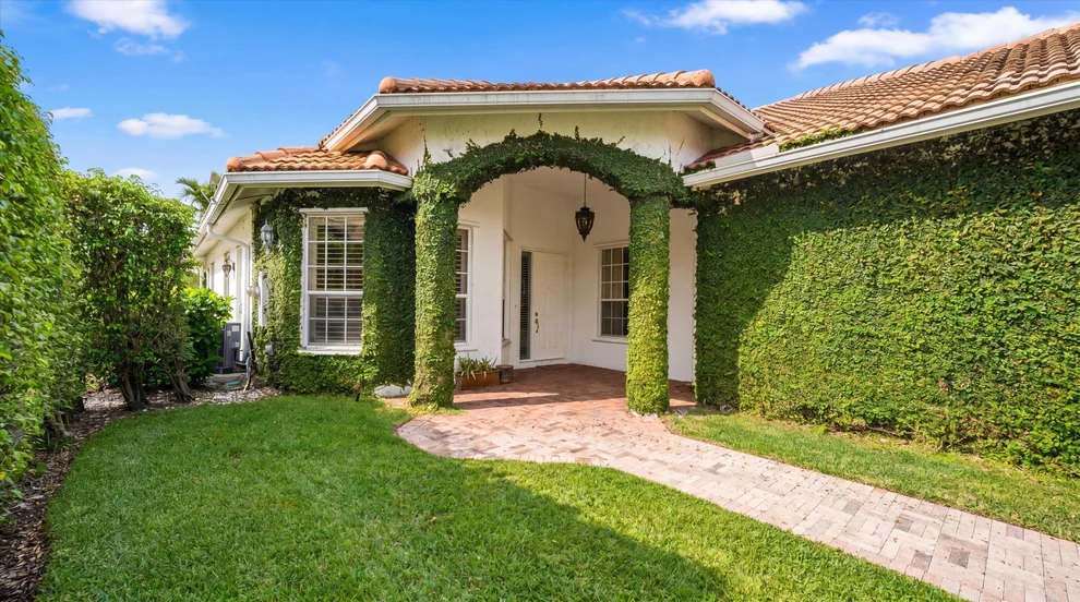Unit for sale at 2920 Twin Oaks Way, Wellington, FL 33414