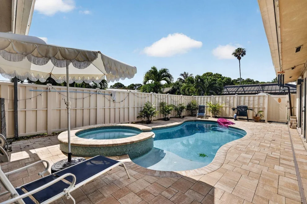 Unit for sale at 5378 Eagle Lake Drive, Palm Beach Gardens, FL 33418