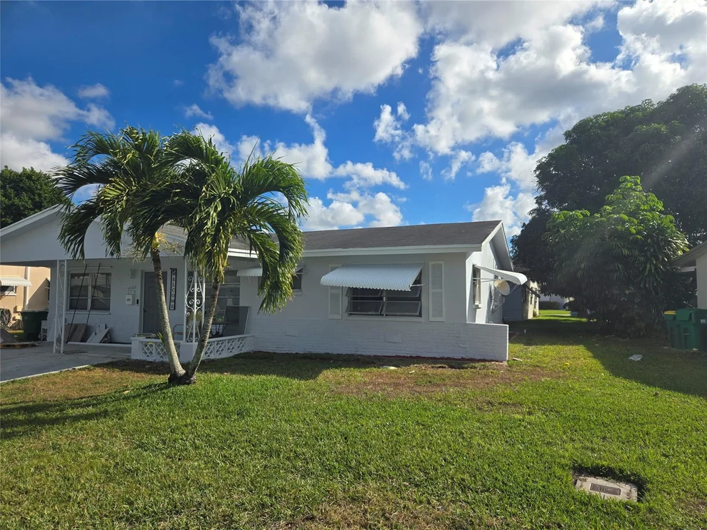 Unit for sale at 5702 NW 48th Way, Tamarac, FL 33319