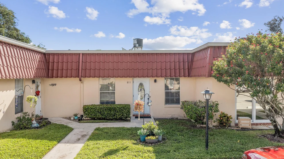 Unit for sale at 811 Salem Lane, Lake Worth, FL 33467