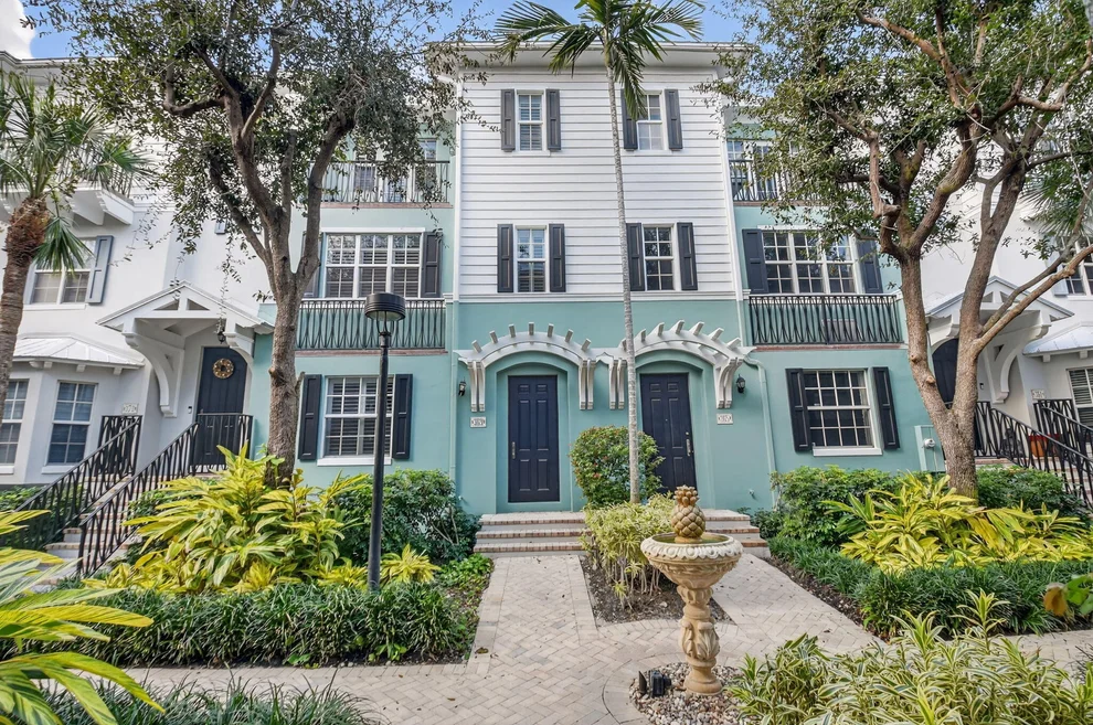 Unit for sale at 369 W Mallory Circle, Delray Beach, FL 33483