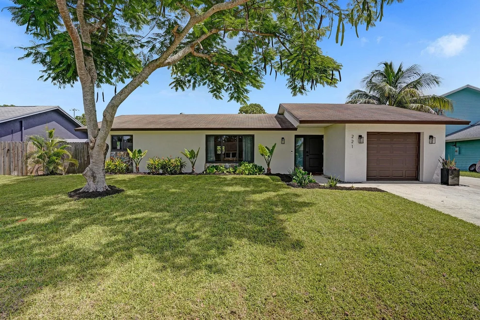 Unit for sale at 221 Bobwhite Road, Royal Palm Beach, FL 33411