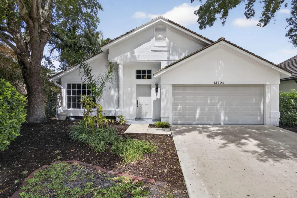 Unit for sale at 12709 White Coral Drive, Wellington, FL 33414
