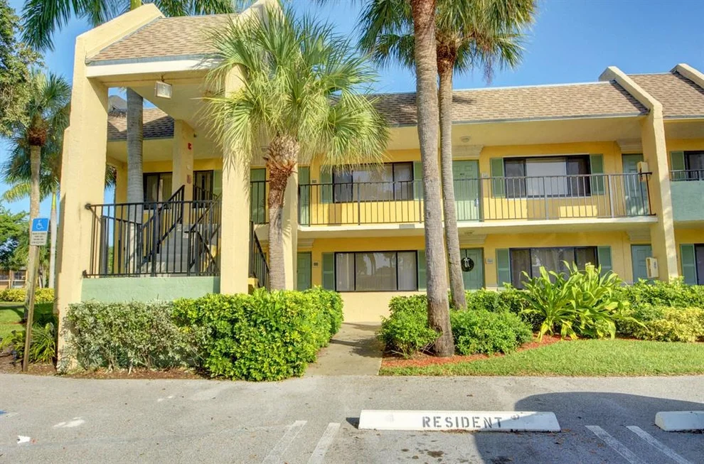 Unit for sale at 1501 Meadows Circle W, Boynton Beach, FL 33436