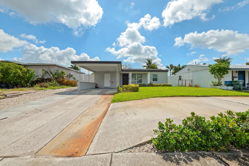 Unit for sale at 5240 NE 3rd Terrace, Oakland Park, FL 33334