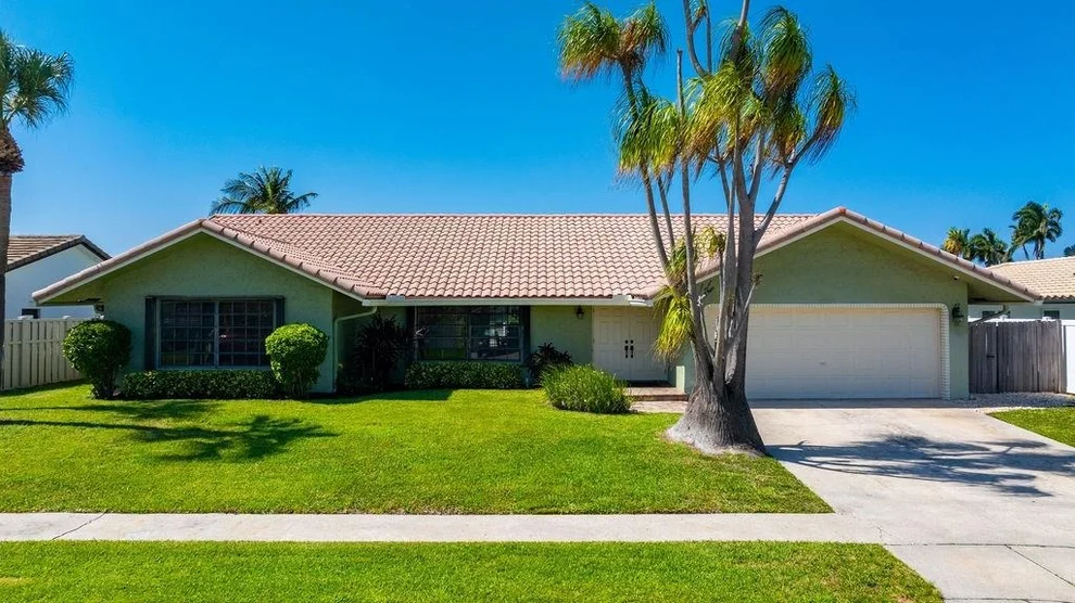 Unit for sale at 2751 NE 46th Street, Lighthouse Point, FL 33064