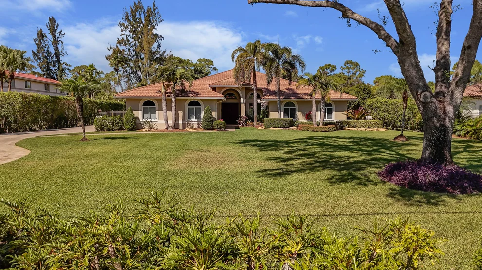 Unit for sale at 6925 NW 66th Avenue, Parkland, FL 33067