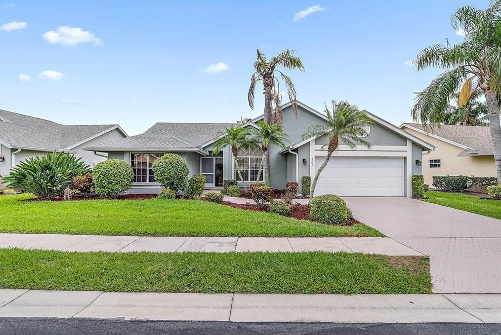 Unit for sale at 257 Moccasin Trail W, Jupiter, FL 33458
