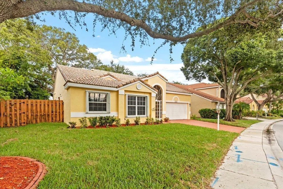 Unit for sale at 1033 W Siena Oaks Cir Circle W, Palm Beach Gardens, FL 33410