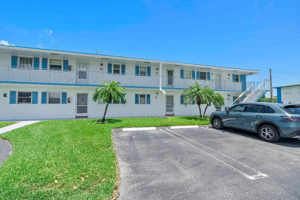 Unit for sale at 1115 Lake Terrace, Boynton Beach, FL 33426