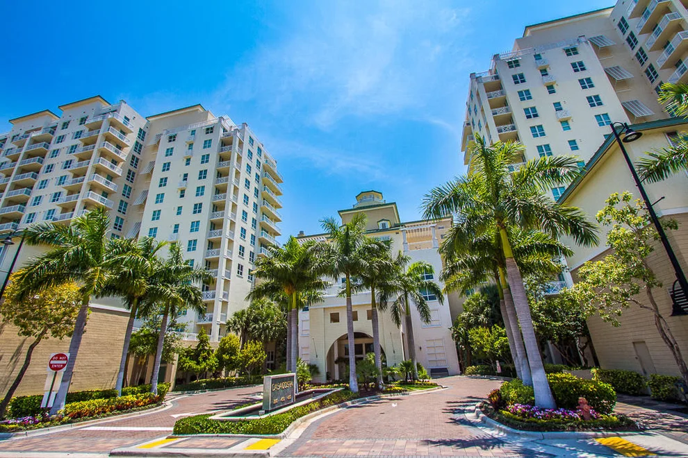 Unit for sale at 350 N Federal Highway S, Boynton Beach, FL 33435