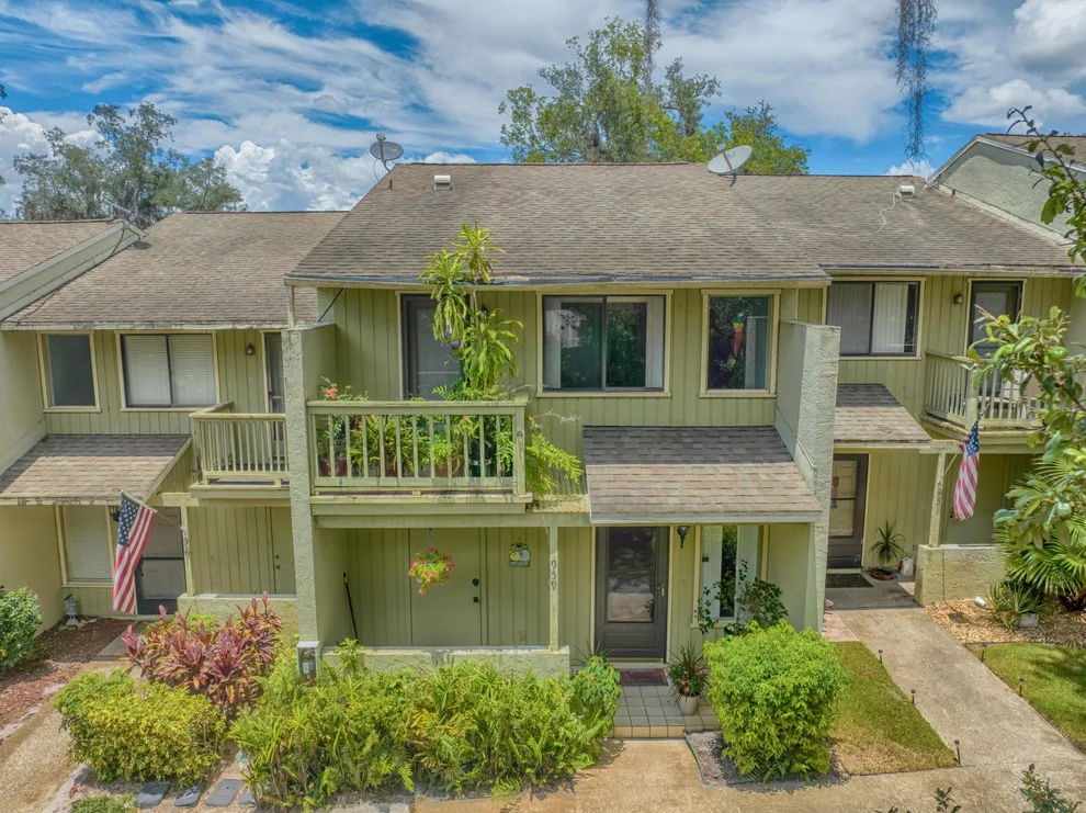 Unit for sale at 1561 Lakeview Drive, Sebring, FL 33870