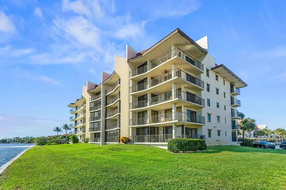 Unit for sale at 7020 Half Moon Circle, Hypoluxo, FL 33462